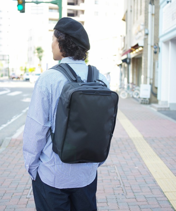 モノリス MONOLITH BACKPACK PRO SOLID M