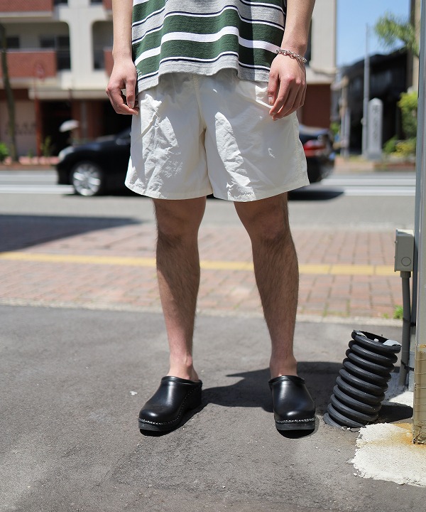 Off White (182cm,78kg Lサイズ着用)