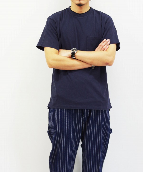 ネイビー