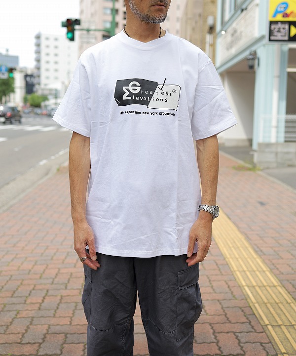 White(170cm 56kg がサイズ「M」を着用)