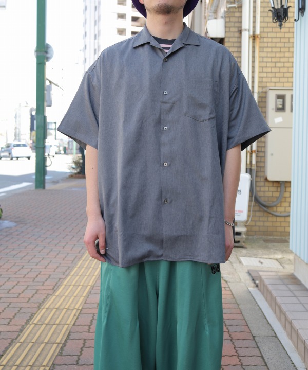 H.GRAY (183cm 78kg がサイズ「L」を着用)