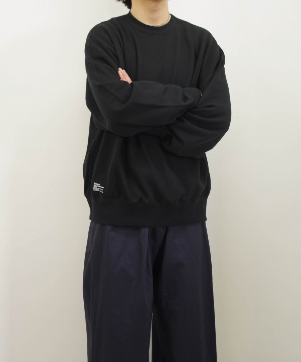 BLACK(182cm/78kg,Lサイズ着用)