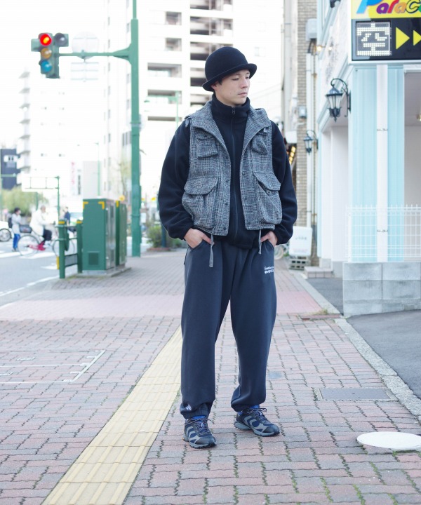 GRAY(182cm78kg サイズ「L」着用)