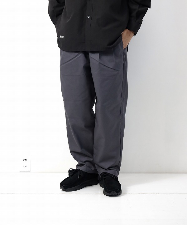 GRAY(176cm 66kg サイズ「L」を着用)