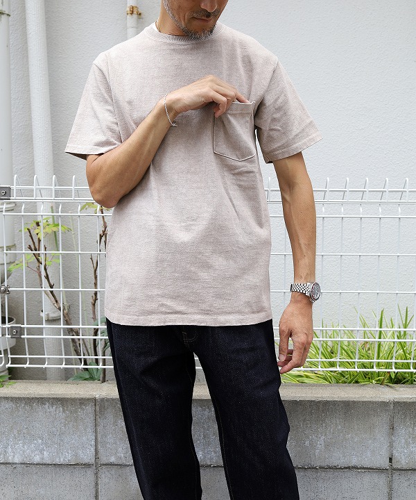 BEIGE(170cm 56kg がサイズ「M」を着用)