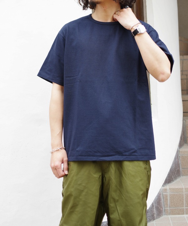 ネイビー