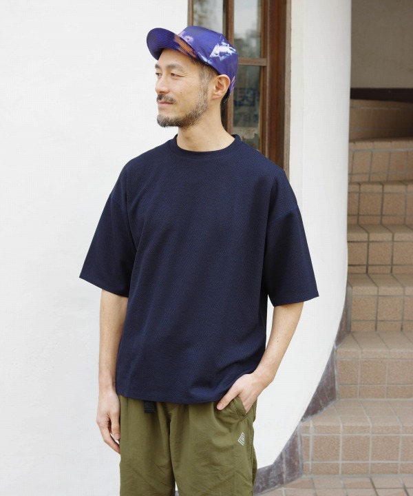 ネイビー