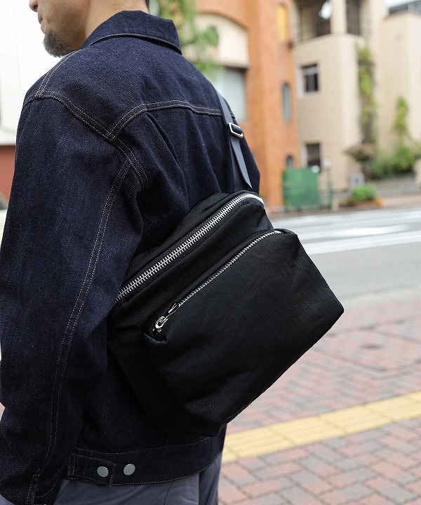 イッチ/ITTI ANNIE PUFFER DAY SHOULDER / CERATO BRIGHT[バッグ