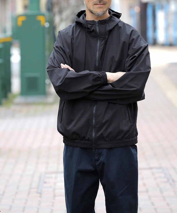 07.Black(モデル170cm 56kg サイズ「M」を着用)