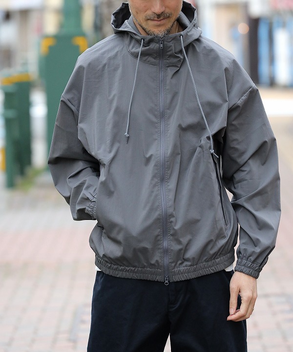 188.Iron Gray(モデル170cm 56kg サイズ「M」を着用)
