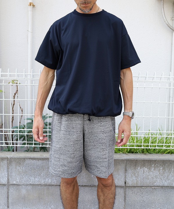 (170cm 56kg がサイズ「M」を着用)