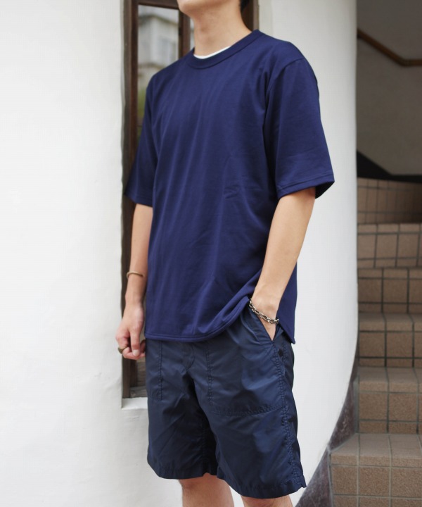 ネイビー(182cm,78kg,XLサイズ着用)