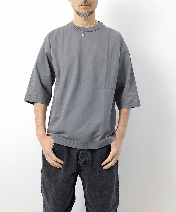 ・Iron Gray(170cm 56kg がサイズ「M」を着用)