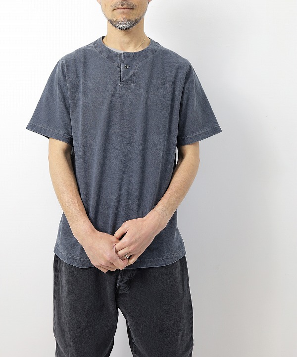 370:Fade Blue Gray(170cm 56kg がサイズ「M」を着用)