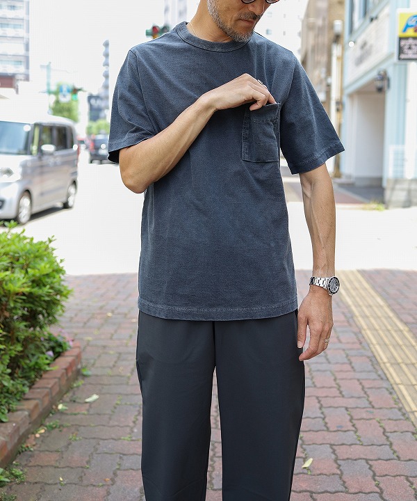 370:Fade Blue Gray(170cm 56kg がサイズ「M」を着用)
