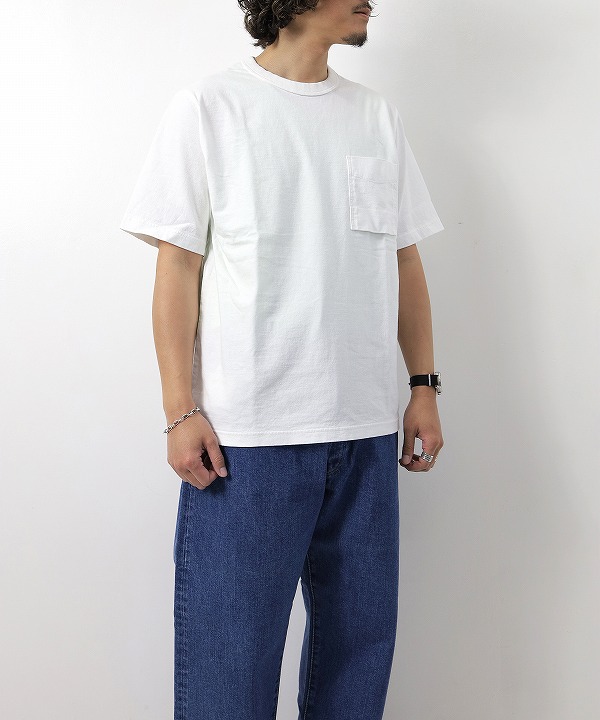 10:White(176cm 66kg サイズ「L」を着用)