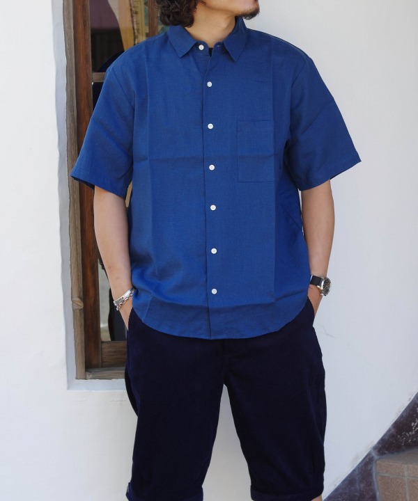 ブルー
