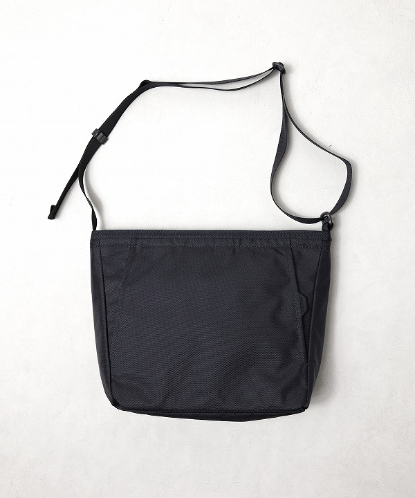 モノリス/MONOLITH SHOULDER STANDARD HEXA S [バッグ(バックパック