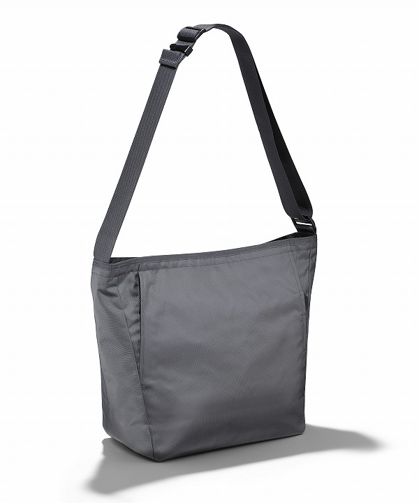 バッグ monolith solid M 2way Pro Solid M(ONE Black/ブラック): MONOLITH
