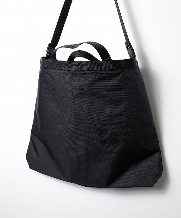 モノリス/MONOLITH TOTE SHOULDER STANDARD L [バッグ(バックパック