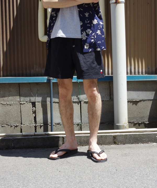 ブラック