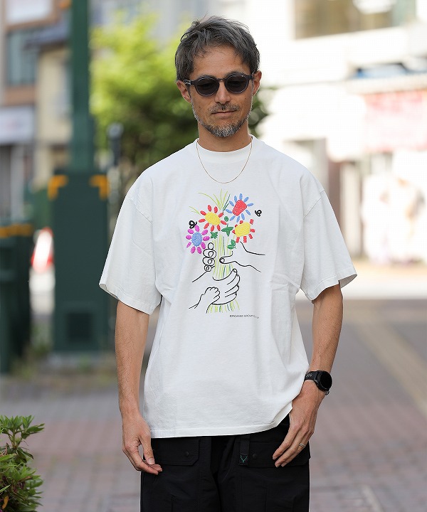 White(170cm 56kg がサイズ「M」を着用)