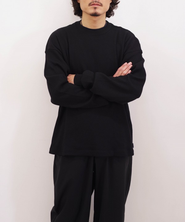 BLACK(176cm66kgが着用)