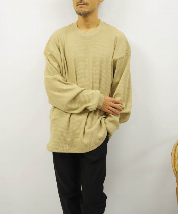 KHAKI(170cm56kgが着用)