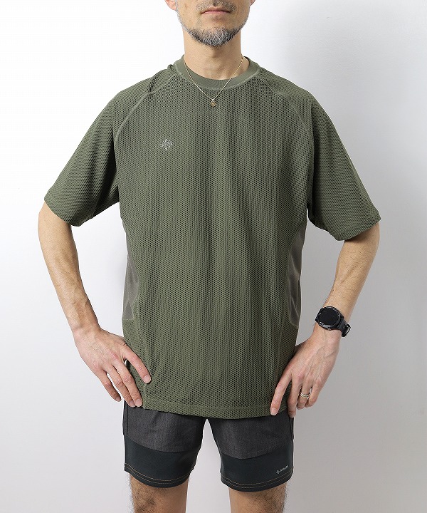 KHAKI(モデル170cm 56kg サイズ「M」を着用)