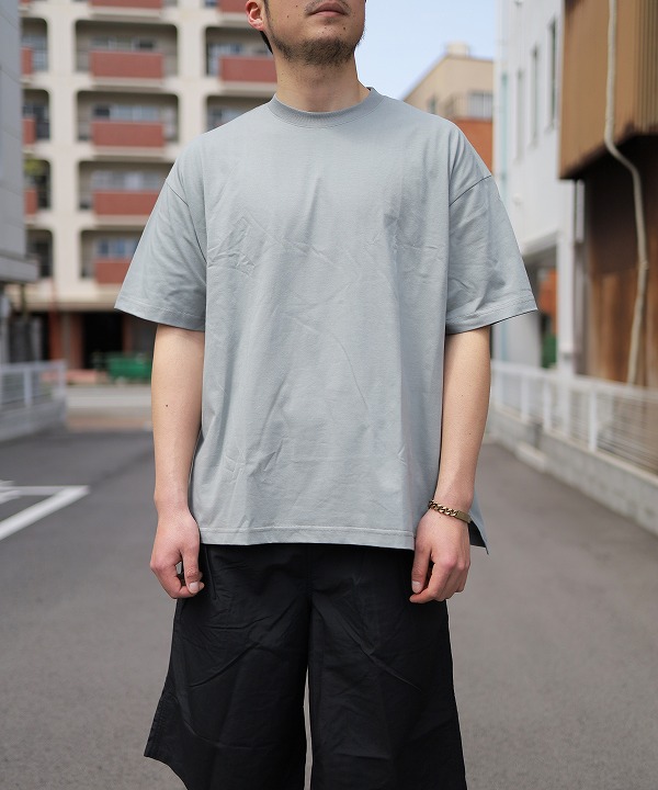 GRY(183cm78kg Lサイズ着用)