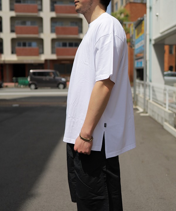 WHT(183cm78kg Lサイズ着用)