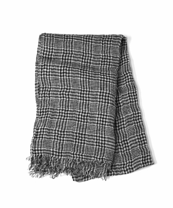 BLACK & WHITE PLAID