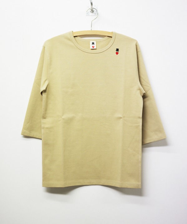 ベージュ