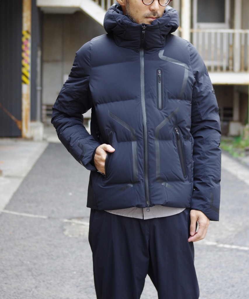 DESCENTE デサント 水沢ダウン　マウンテニア　ブラック　S