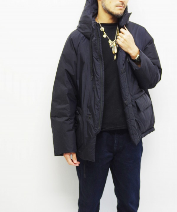 カラー:ネイビー<br>モデル170cm 55kg <br>サイズ「2」を着用しております。