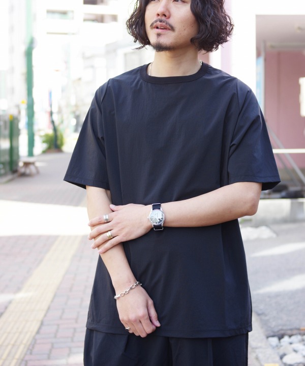 ブラック