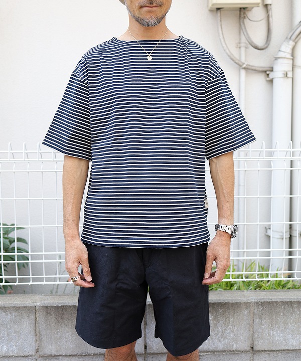 Navy/Ecru(170cm 56kg がサイズ「M」を着用)