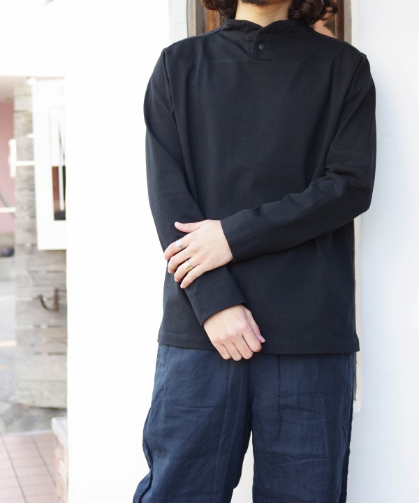 ブラック