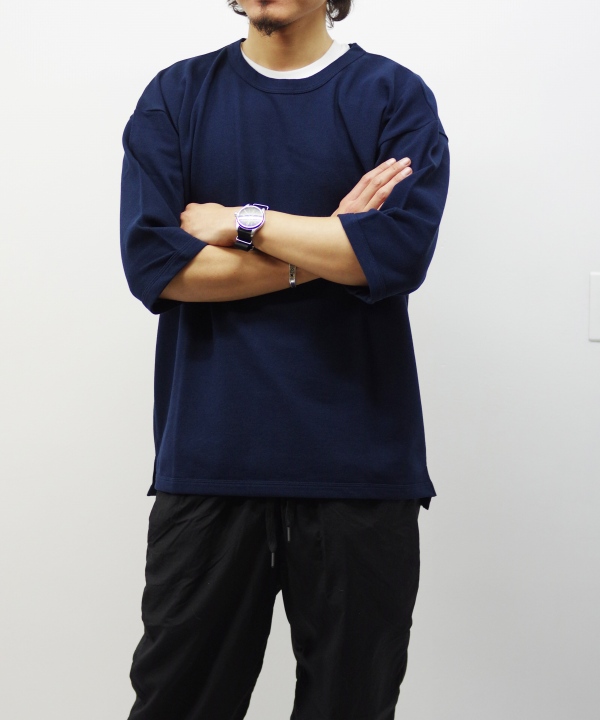 ネイビー
