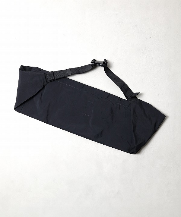 ヨロズ yorozu タスキショルダー メッセンジャー バッグ ブラック yorozu ショルダーバッグ バッグ YOROZU タスキショルダーBAG M