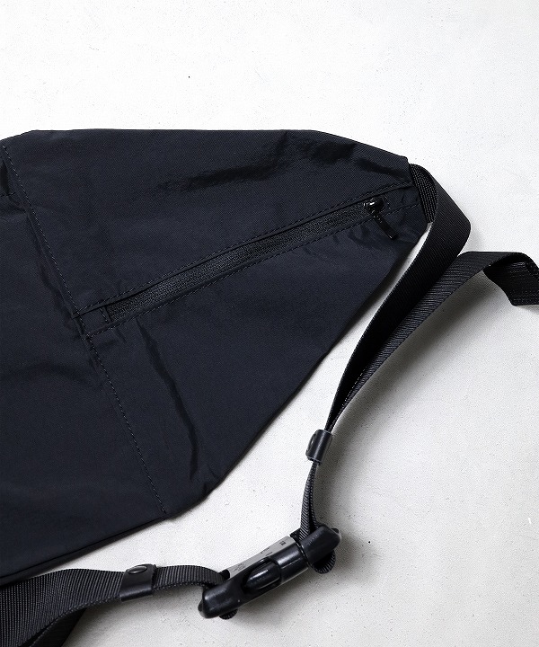 ヨロズ/yorozu ニンジャテック タスキショルダー [バッグ(ショルダー